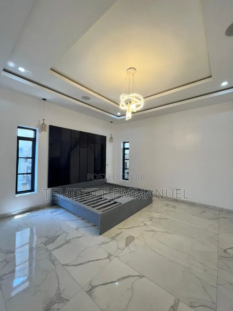 Furnished 5bdrm Duplex in Osapa london for sale in Osapa london