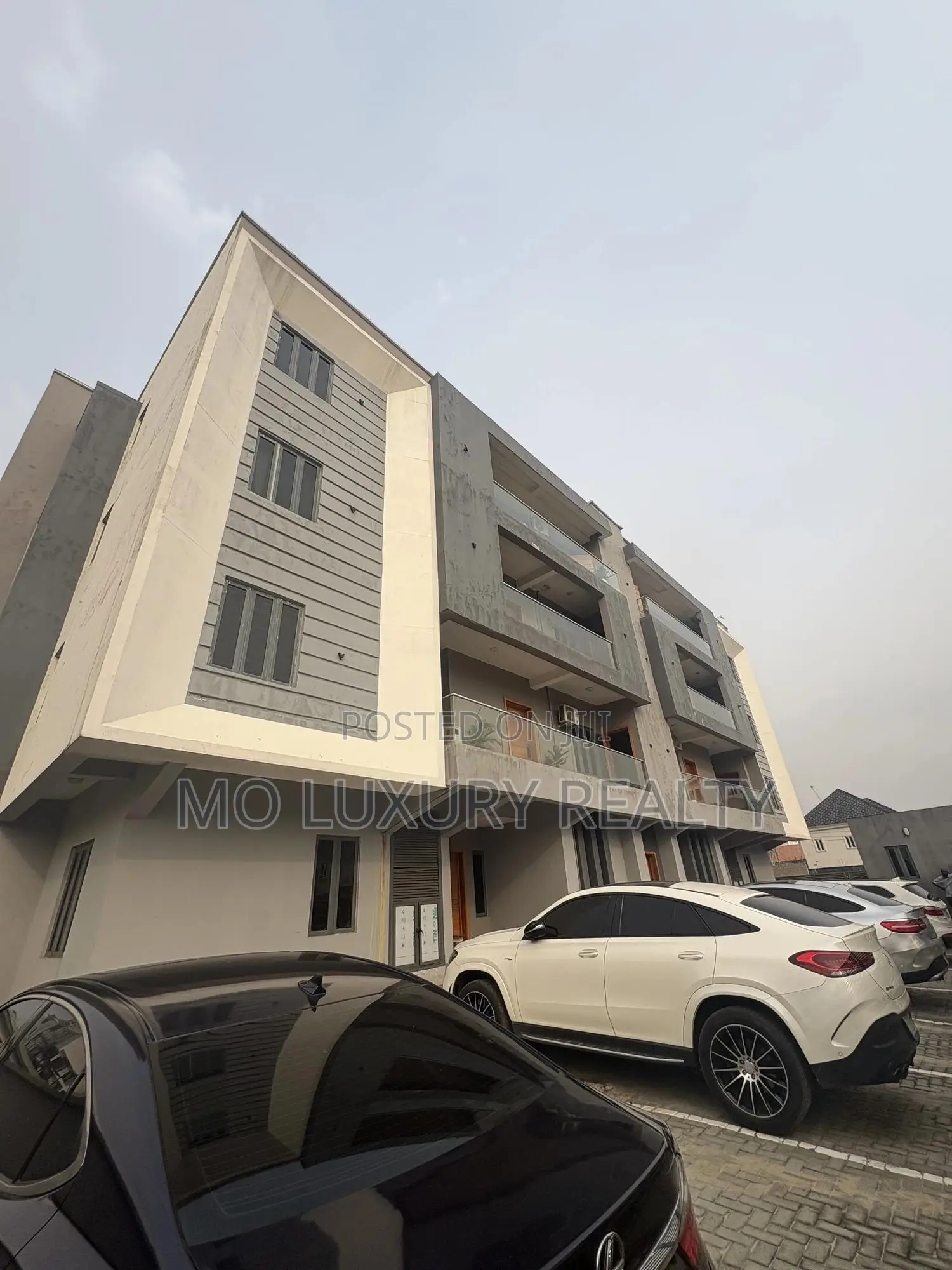 3bdrm Apartment in Ikate for sale in Ikate