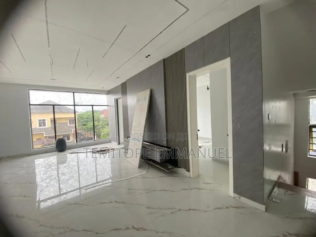 Furnished 3bdrm Duplex in Lekki for sale in Lekki