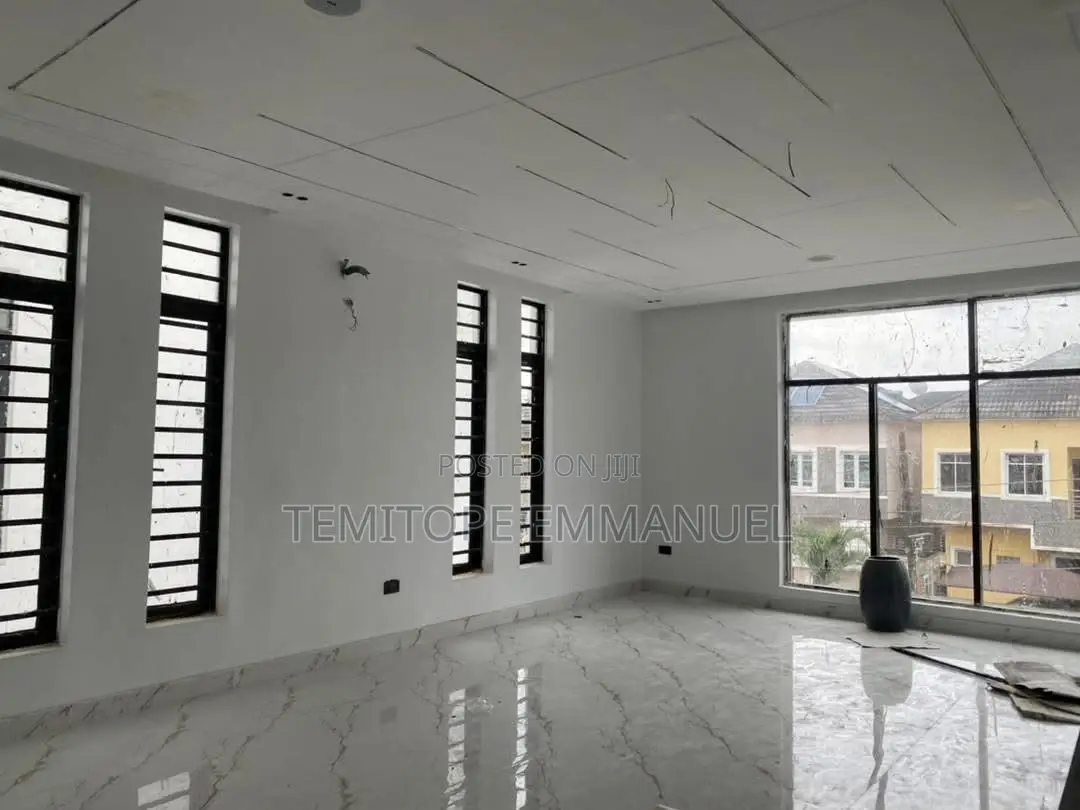 Furnished 3bdrm Duplex in Lekki for sale in Lekki