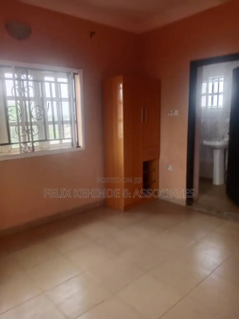 3bdrm Block of Flats in Gmath Ile Tuntun, Idishin for rent in Idishin