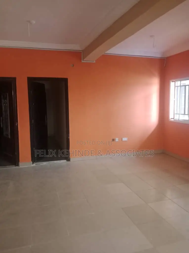 3bdrm Block of Flats in Gmath Ile Tuntun, Idishin for rent in Idishin