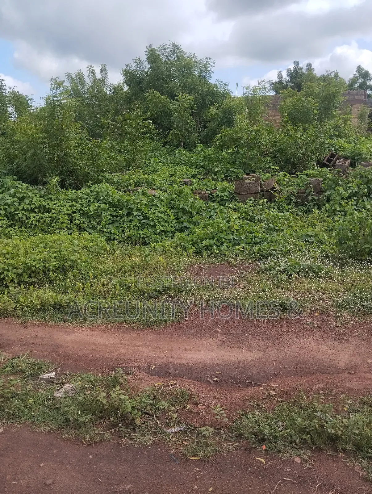 1 Plot of Residential Land Available at Iseyin Lautech Campus Area in Iseyin