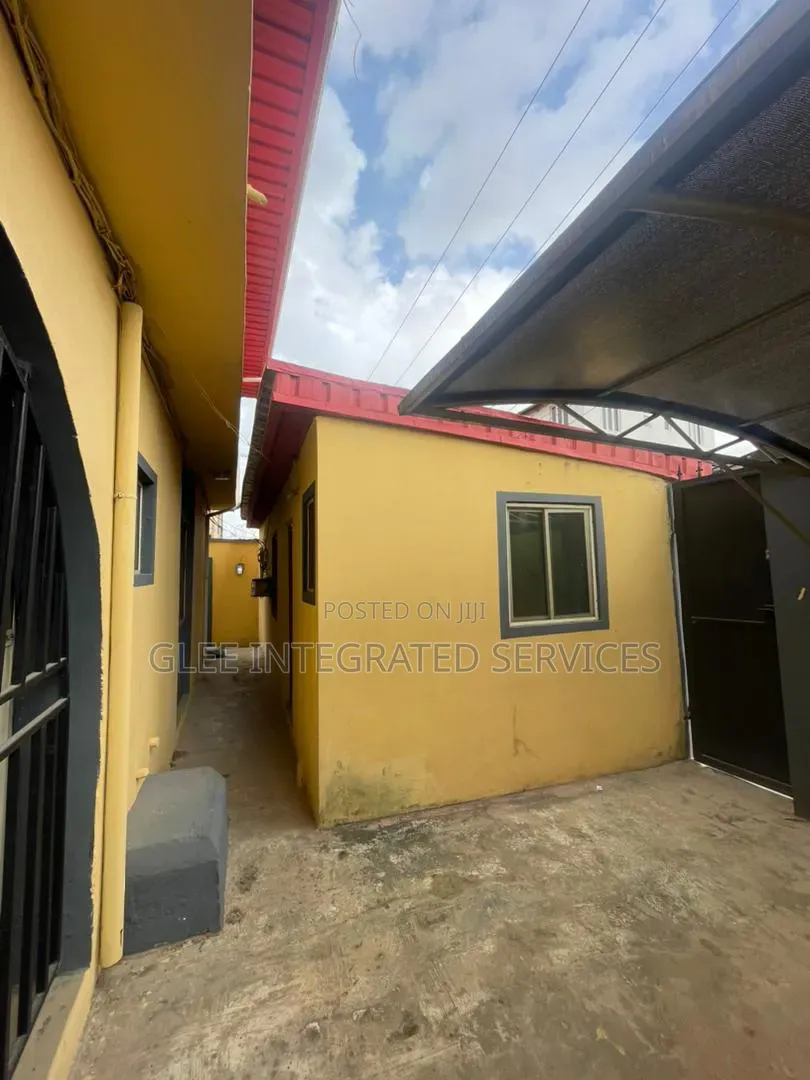 3bdrm Block of Flats in Ogba for sale in Ogba GRA