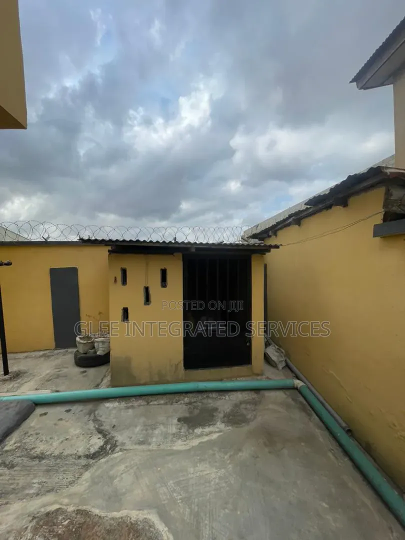 3bdrm Block of Flats in Ogba for sale in Ogba GRA