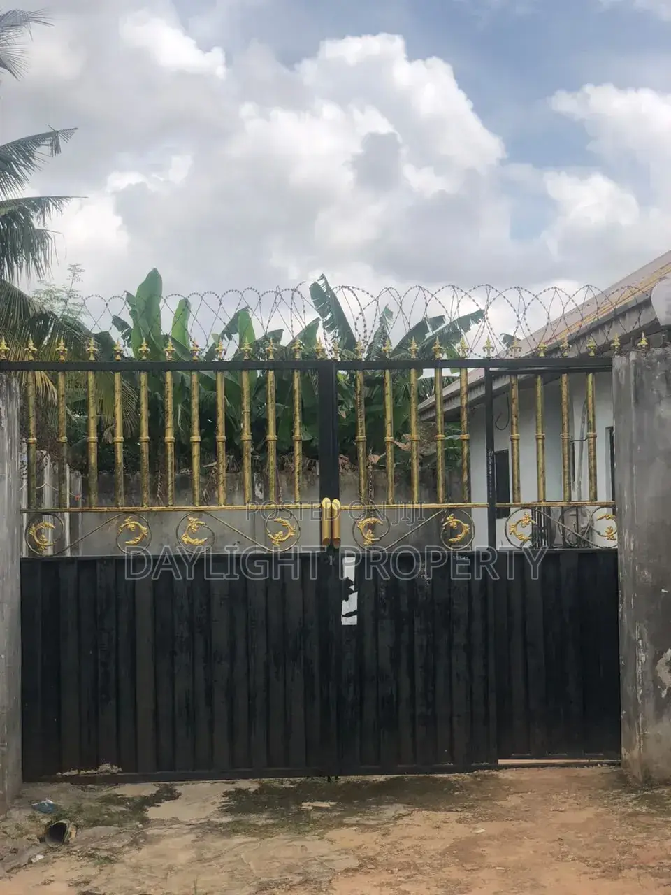 3bdrm Block of Flats in Daylight Property, Benin City for sale in Benin City