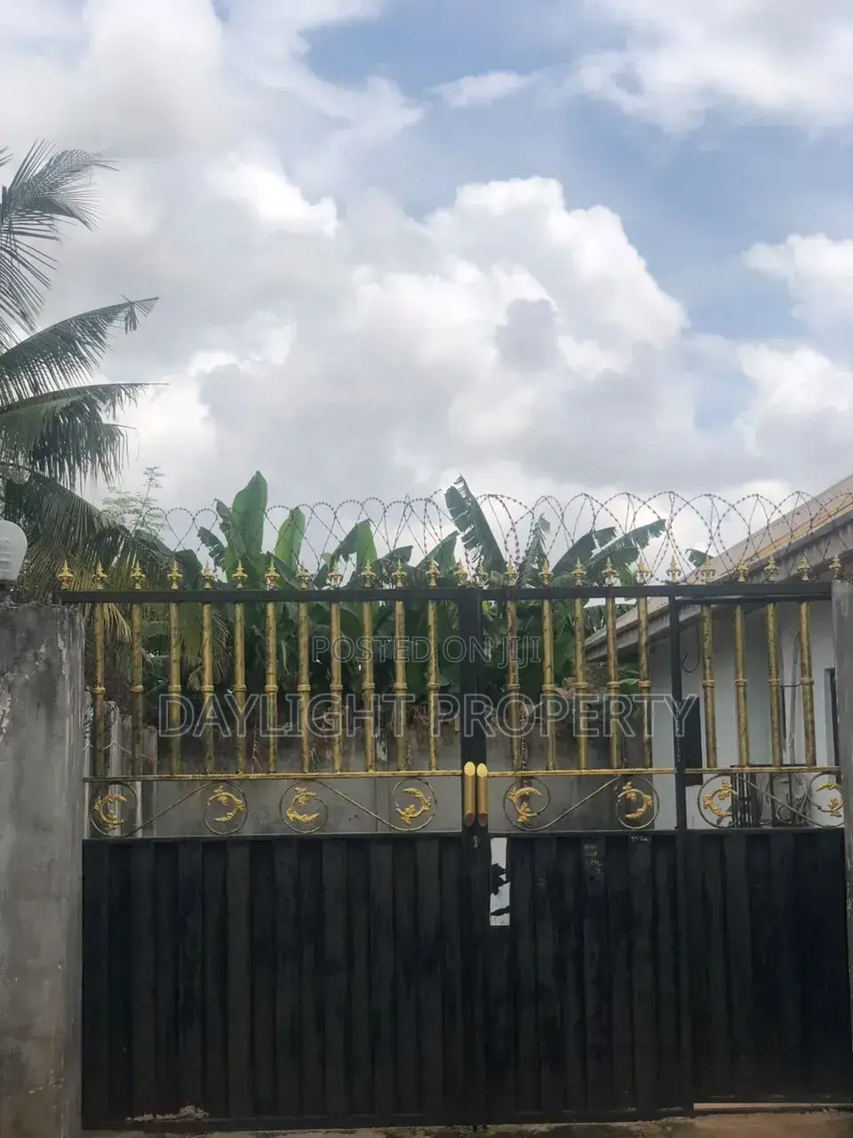 3bdrm Block of Flats in Daylight Property, Benin City for sale in Benin City