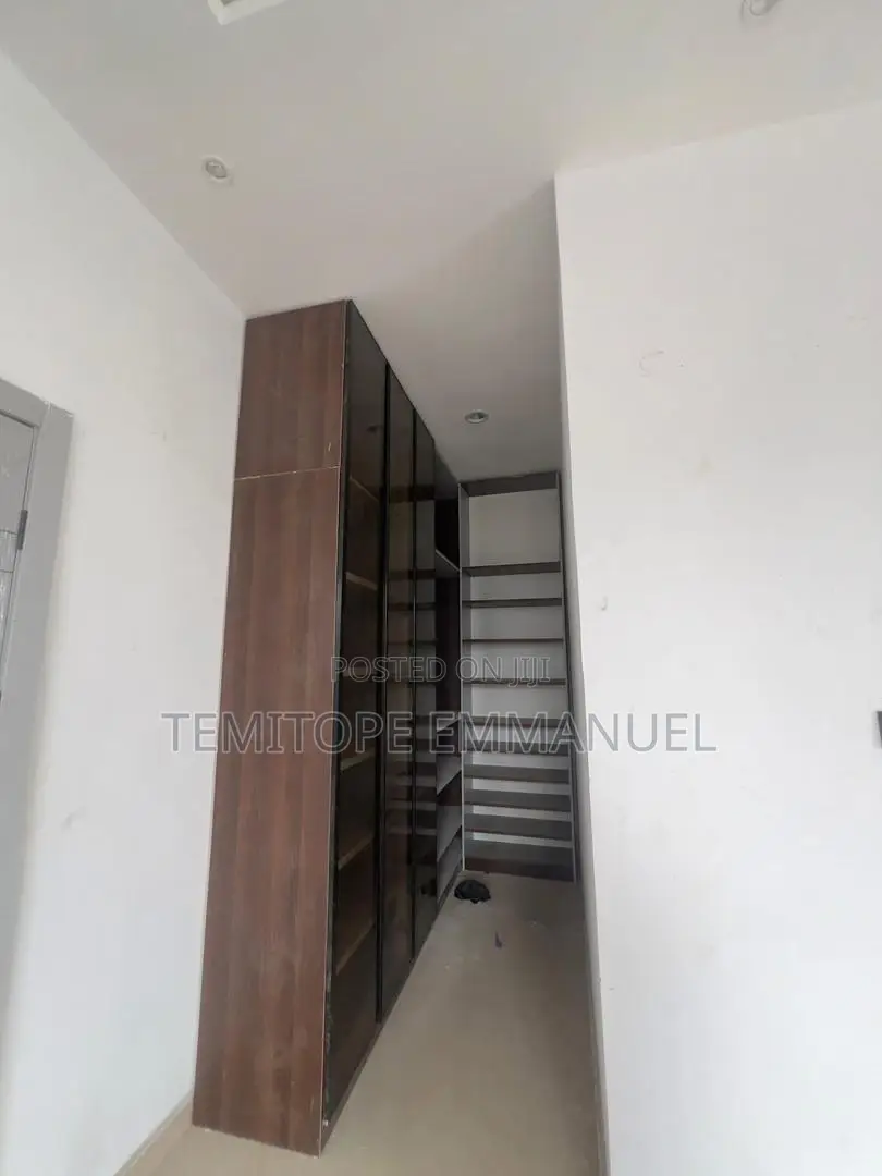 Furnished 4bdrm Duplex in GRA Phase 1 for sale in GRA Phase 1