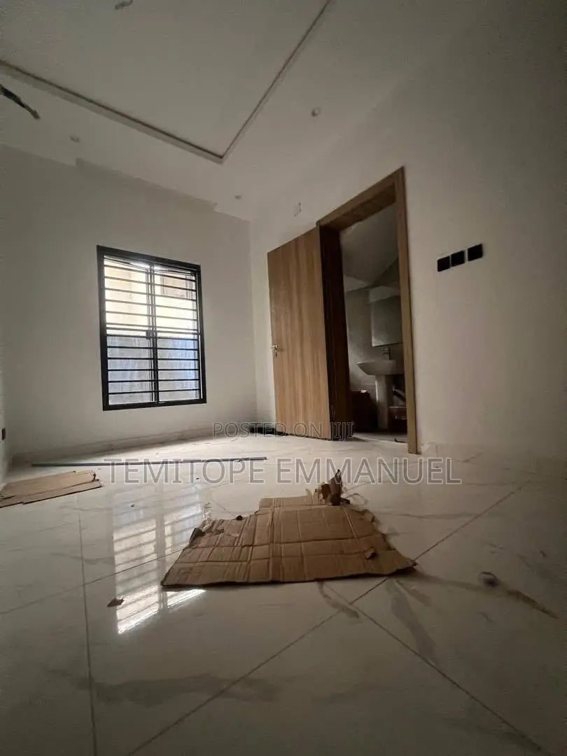 Furnished 5bdrm House in Omole Phase 2 for sale in Omole Phase 2