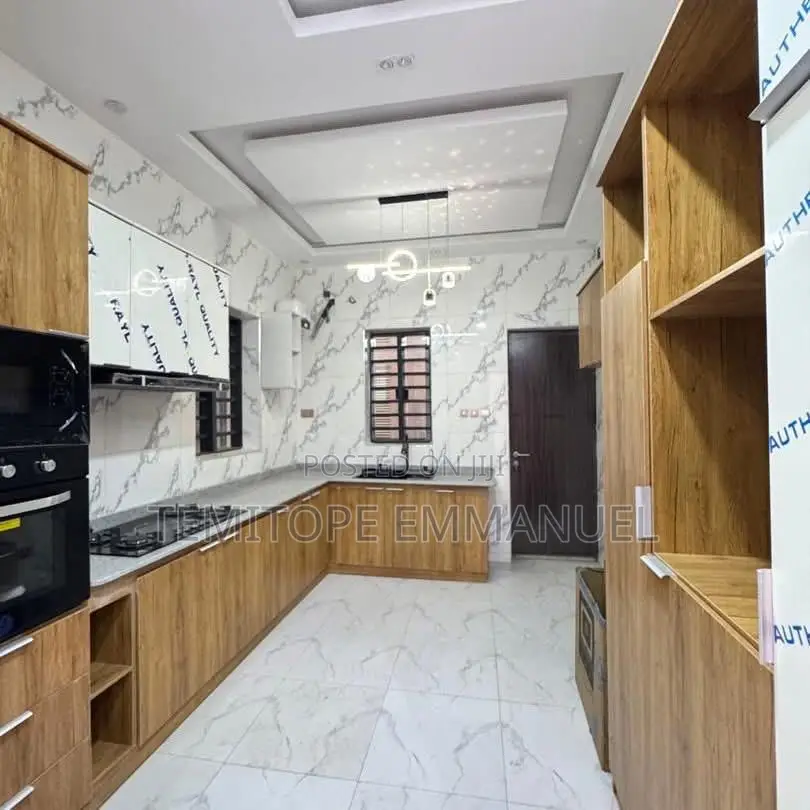 Furnished 4bdrm Duplex in Ebute Metta for sale in Ebute Metta
