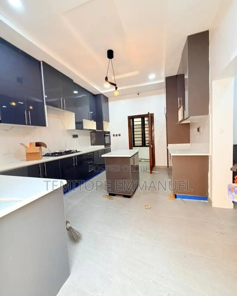 Furnished 5bdrm Duplex in GRA Phase 2 Shangisha for sale in GRA Phase 2 Shangisha