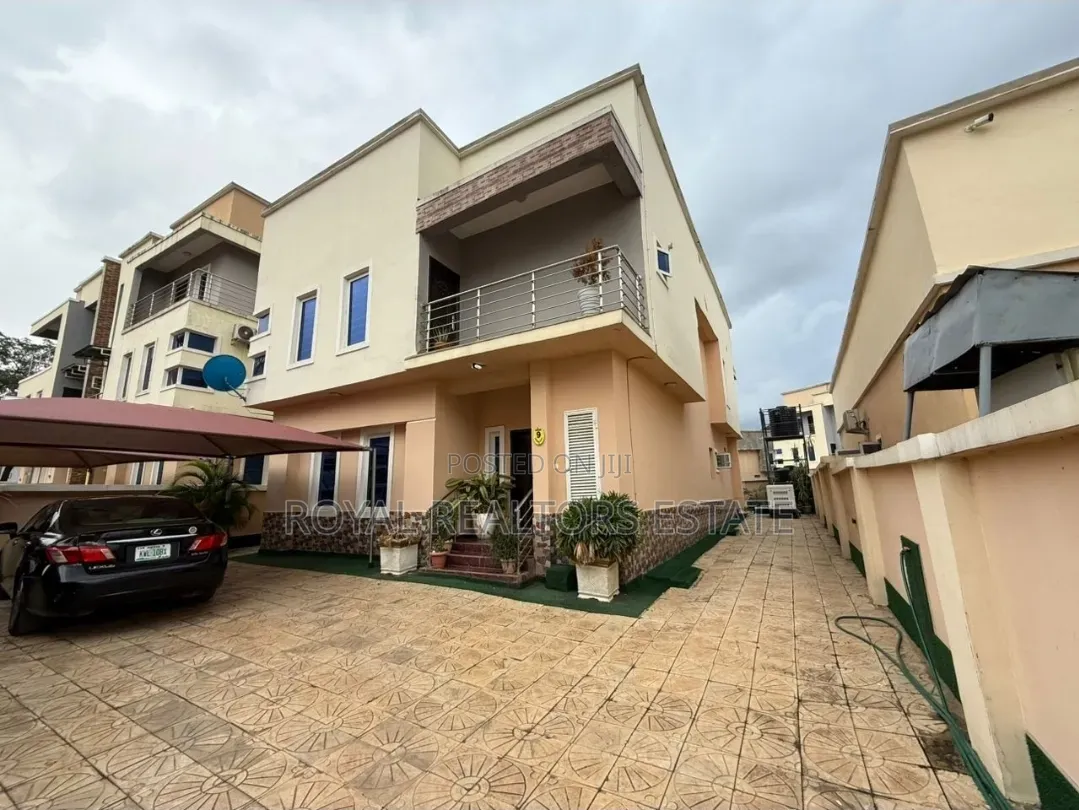 4bdrm Duplex in Mabushi for sale in Mabushi