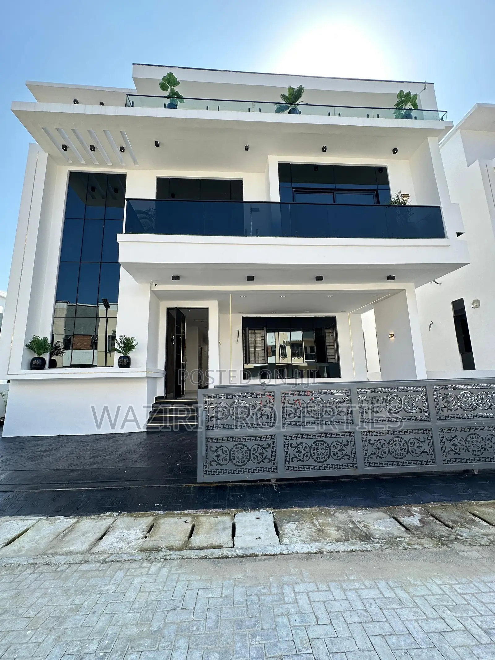 5bdrm House in Chevron for sale in Chevron