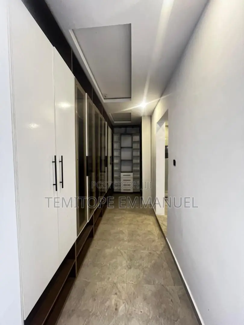 Furnished 5bdrm Duplex in Ologolo for sale in Ologolo