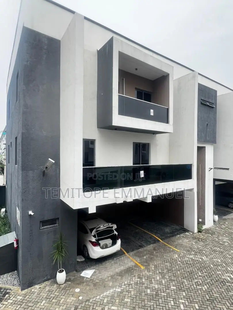Furnished 5bdrm Duplex in Ologolo for sale in Ologolo