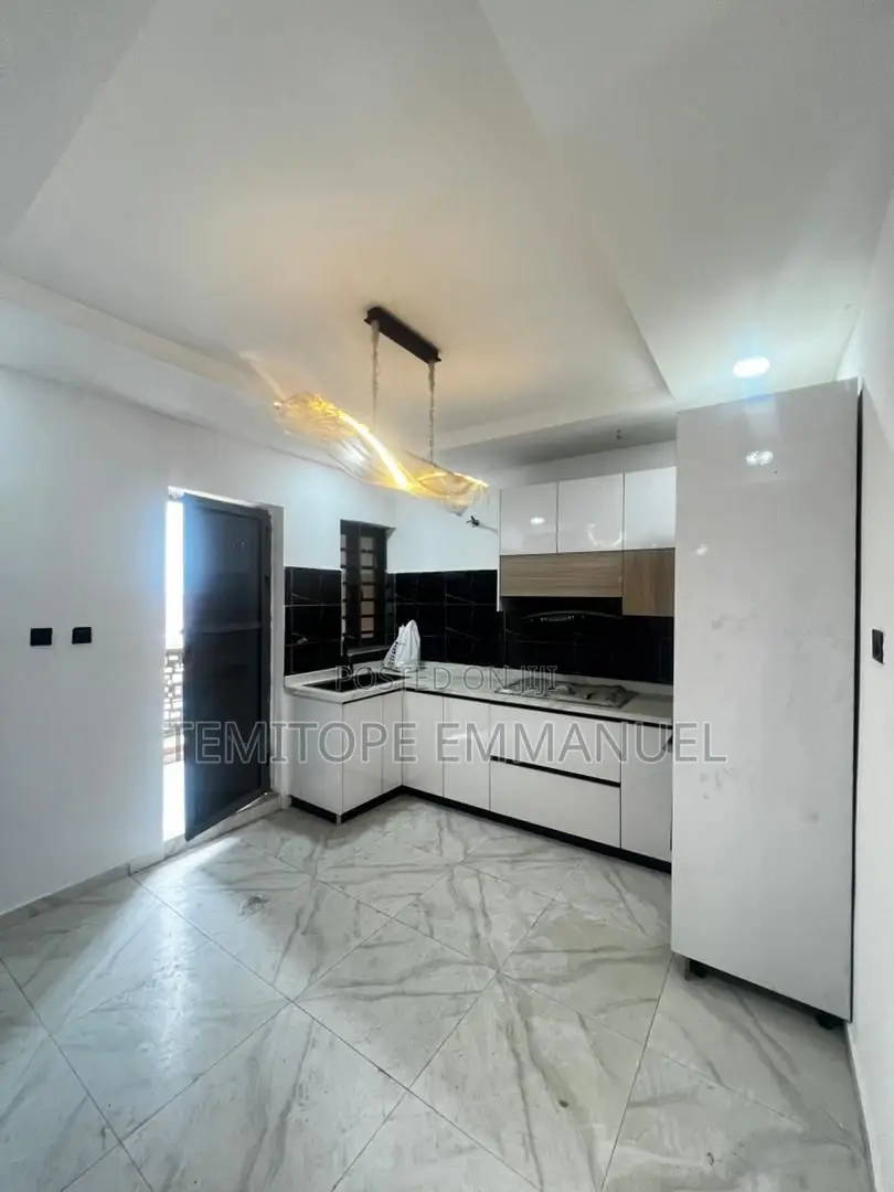 Furnished 5bdrm Duplex in Ologolo for sale in Ologolo