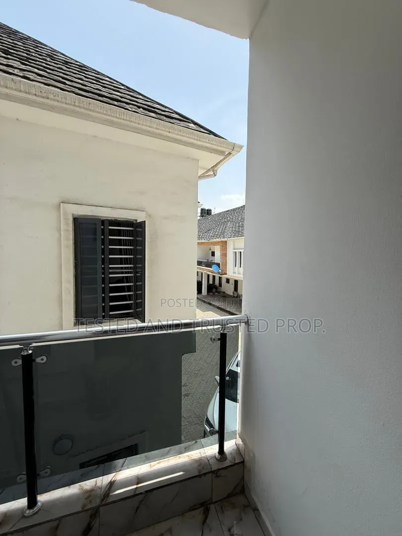 Mini Flat in Opposite Chevron, Ikota for rent in Ikota