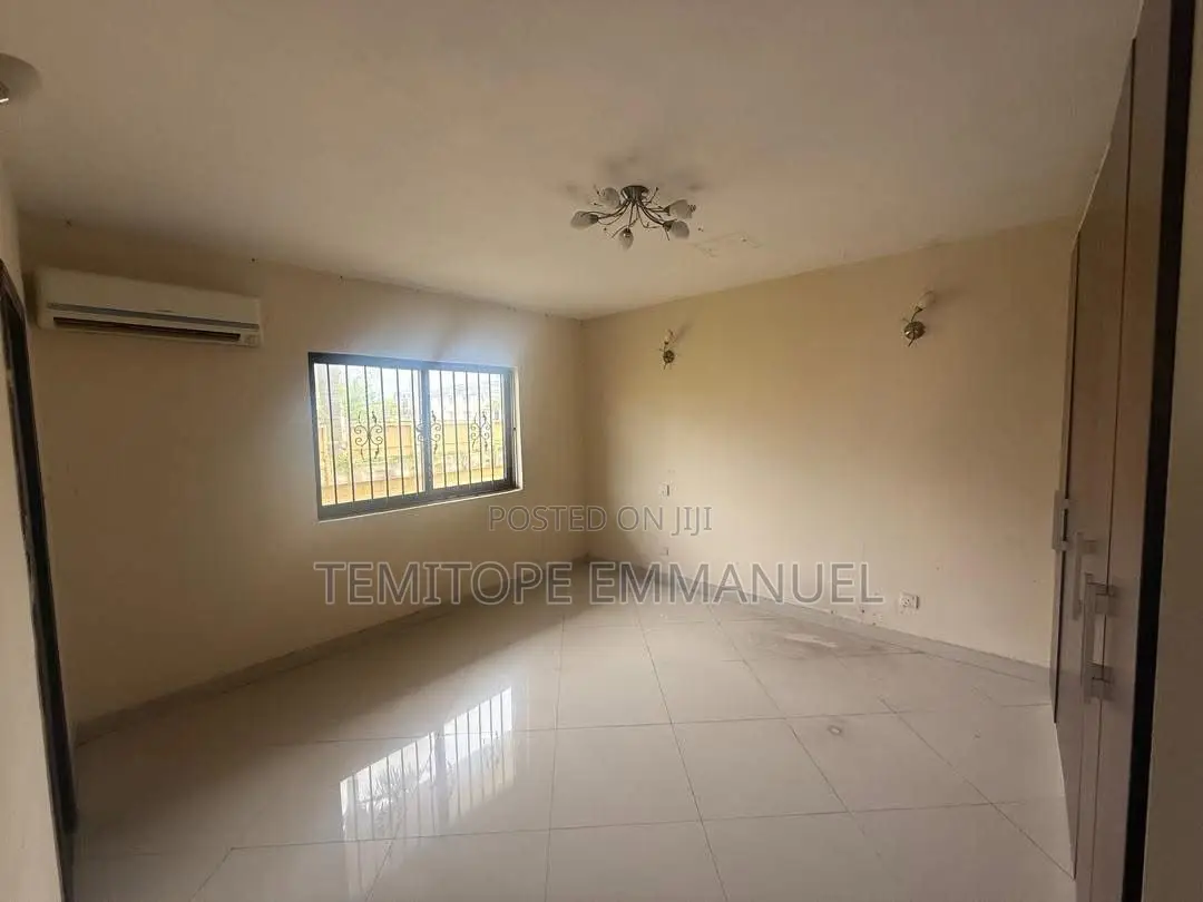 20bdrm Townhouse/Terrace in Ikate Lekki Phase 1 for sale in Ikate