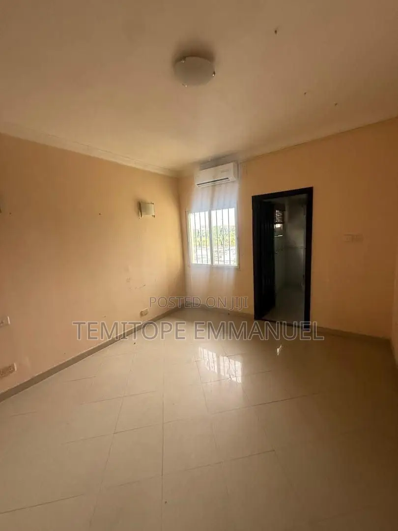 20bdrm Townhouse/Terrace in Ikate Lekki Phase 1 for sale in Ikate