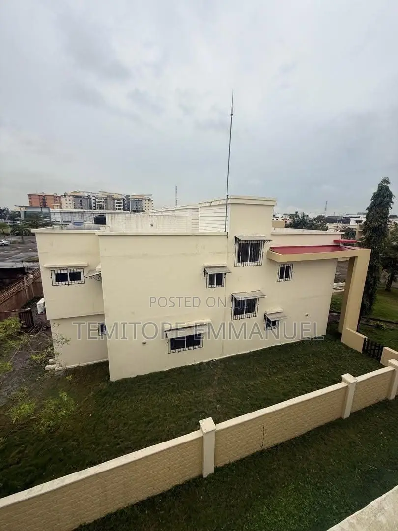 20bdrm Townhouse/Terrace in Ikate Lekki Phase 1 for sale in Ikate