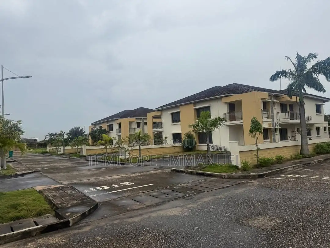 20bdrm Townhouse/Terrace in Ikate Lekki Phase 1 for sale in Ikate