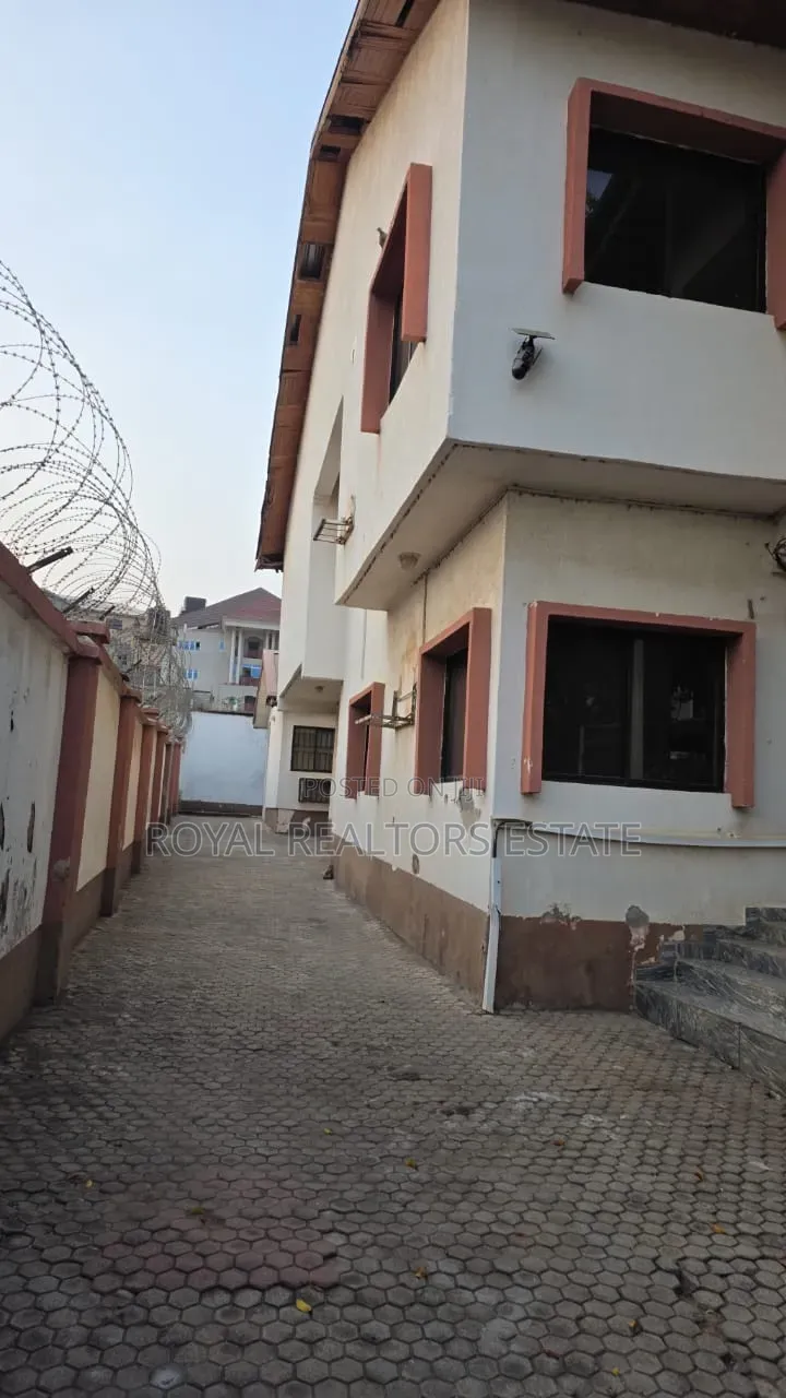 4bdrm Duplex in Zone 6 / Wuse for sale in Zone 6 / Wuse