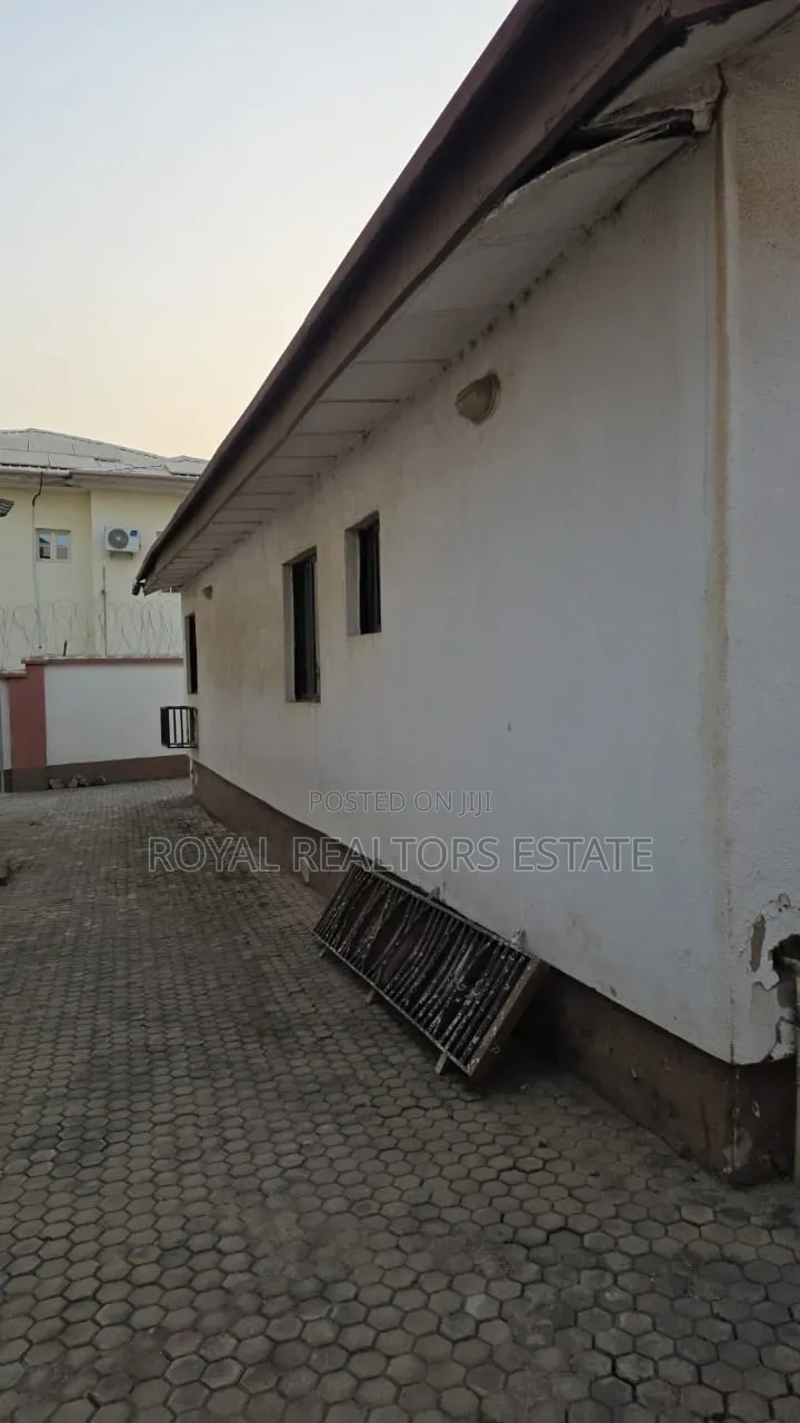 4bdrm Duplex in Zone 6 / Wuse for sale in Zone 6 / Wuse