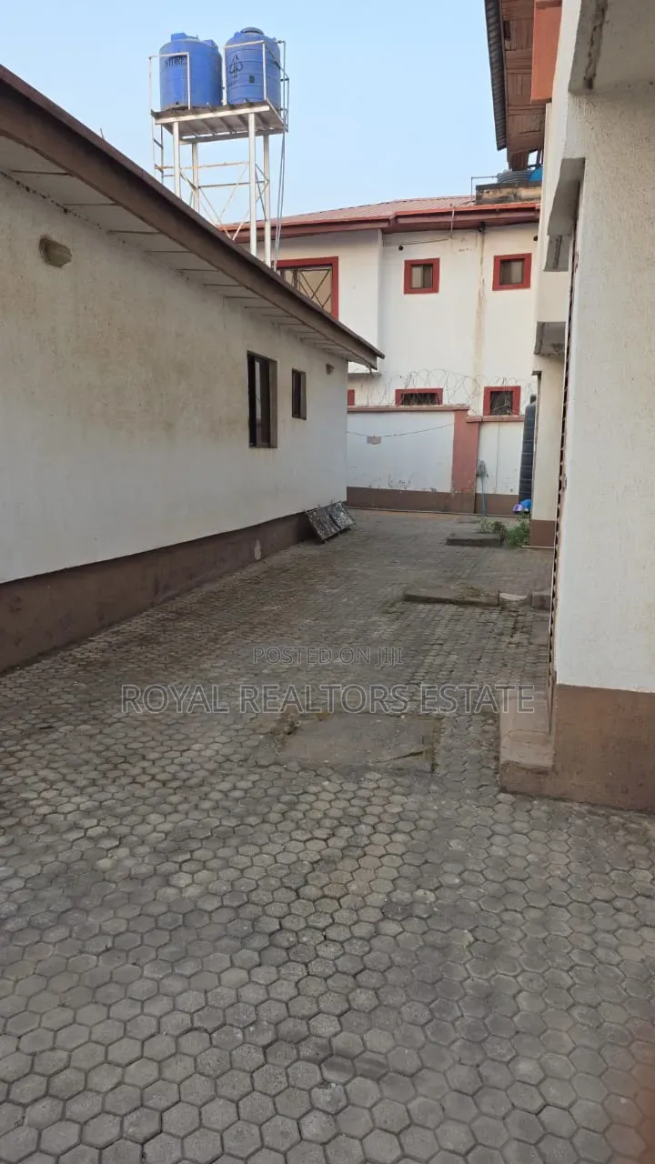 4bdrm Duplex in Zone 6 / Wuse for sale in Zone 6 / Wuse