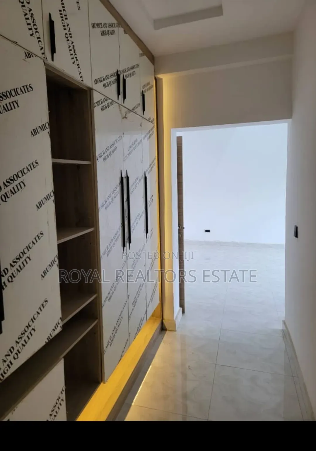 4bdrm Townhouse/Terrace in Located In The Heart for sale in Jabi