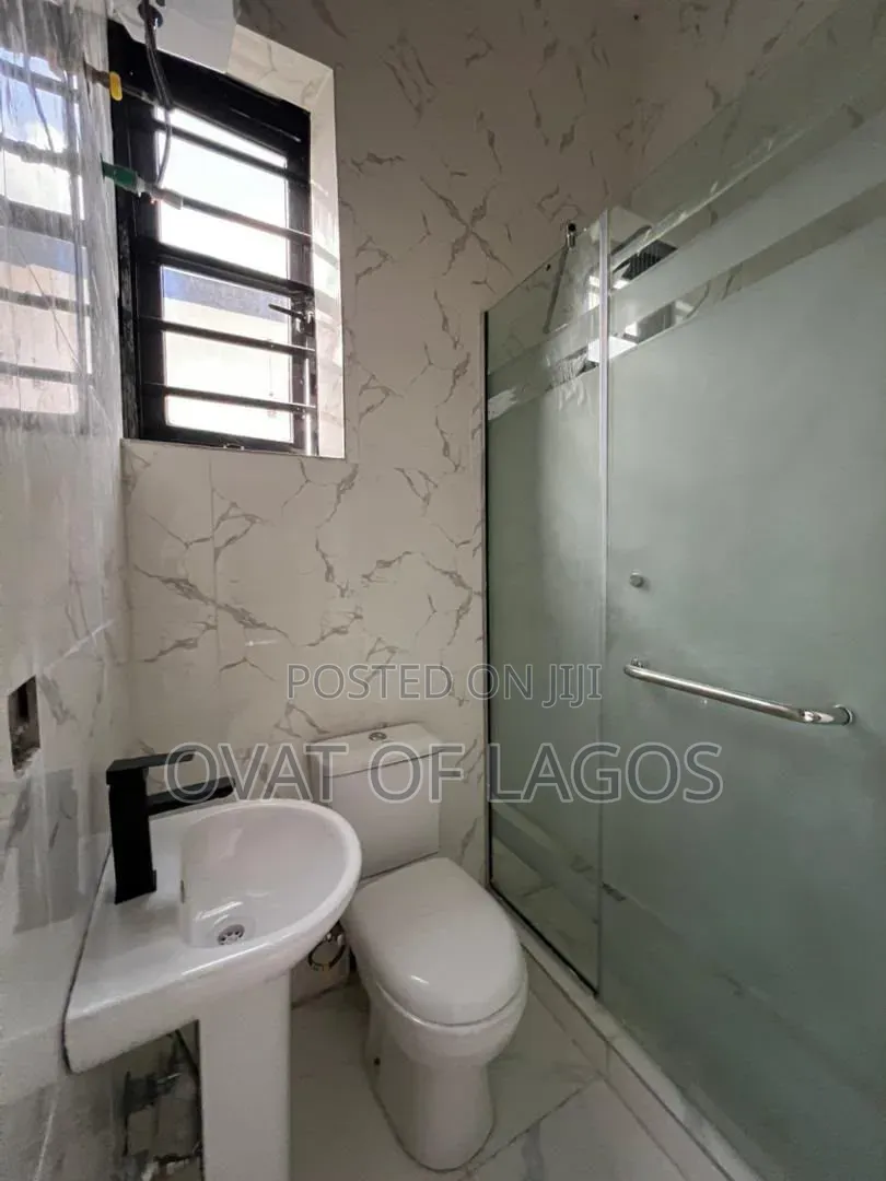 4bdrm Duplex in Ikota for rent in Ikota
