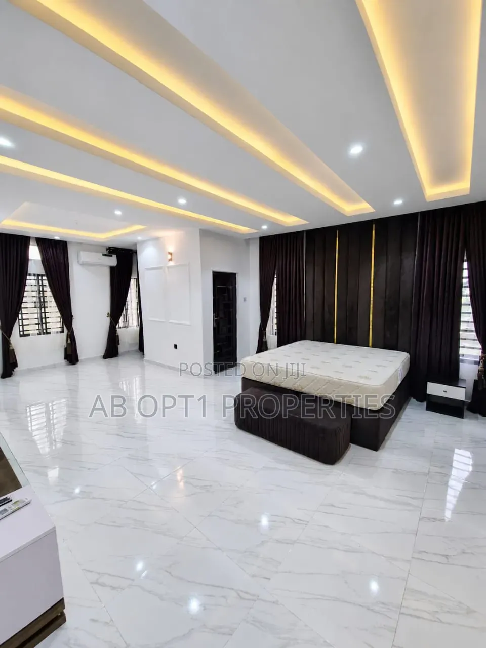 5bdrm Duplex in Ogunwenyi, Gra, Benin City for sale in Benin City