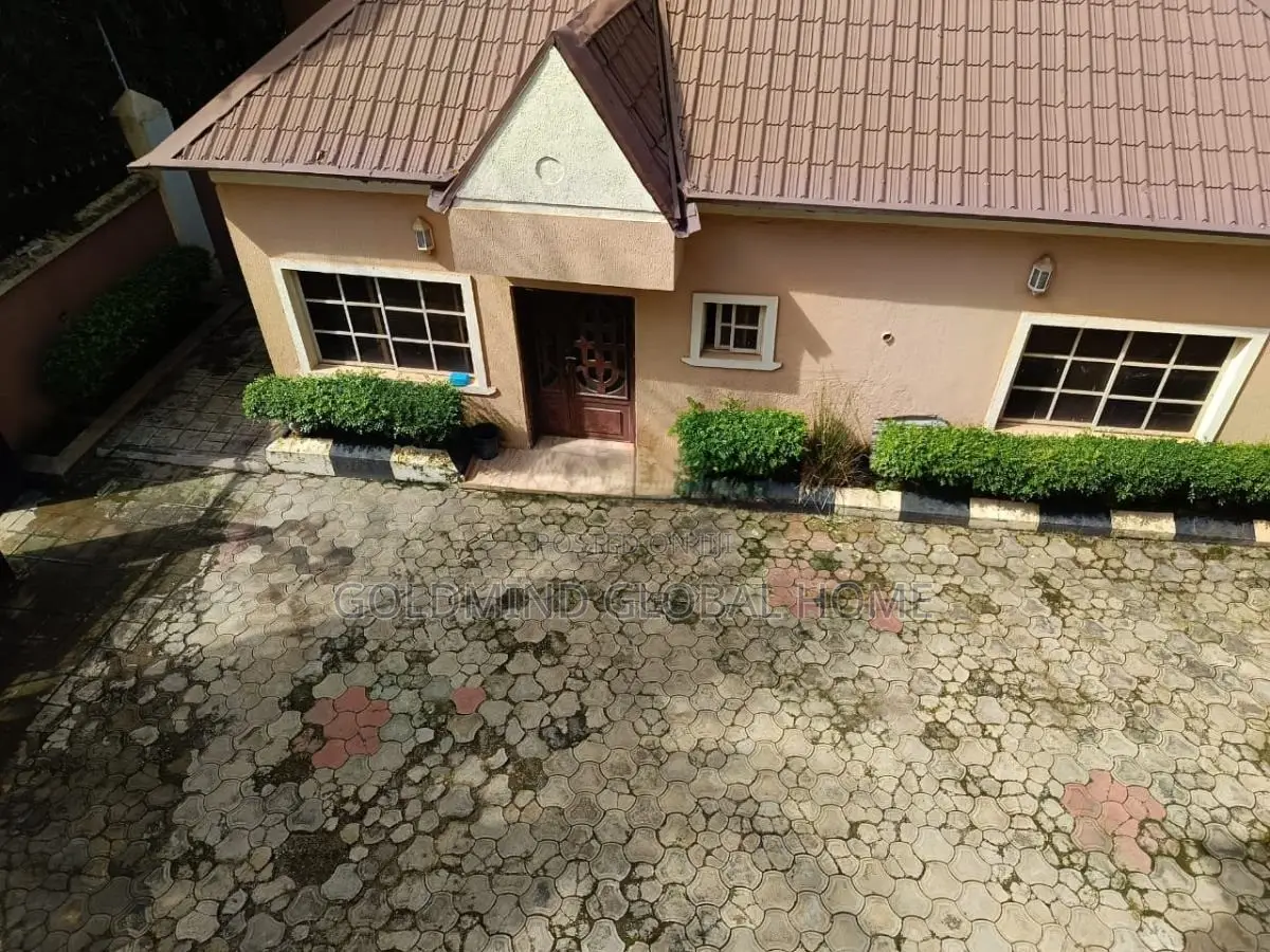 4bdrm Duplex in Fha Lugbe for sale in FHA