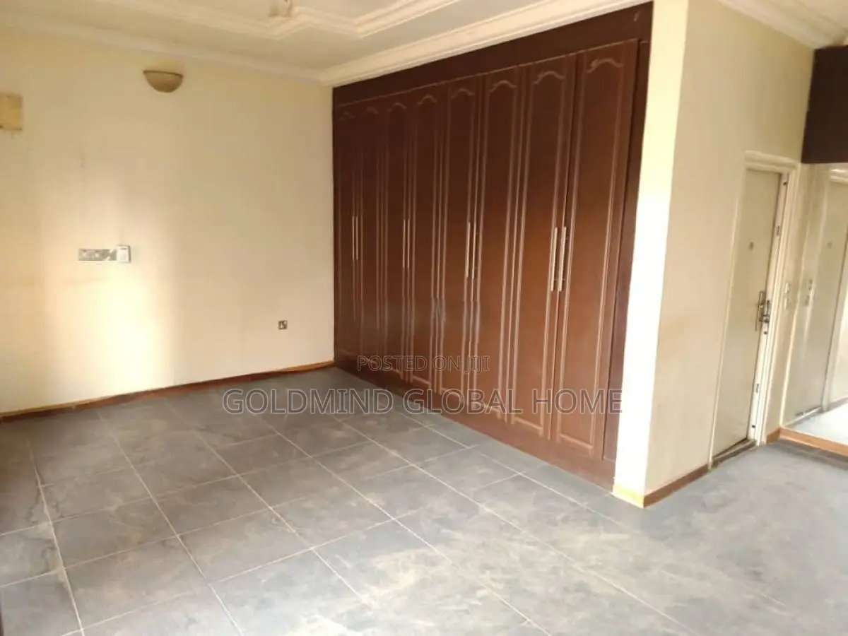 4bdrm Duplex in Fha Lugbe for sale in FHA
