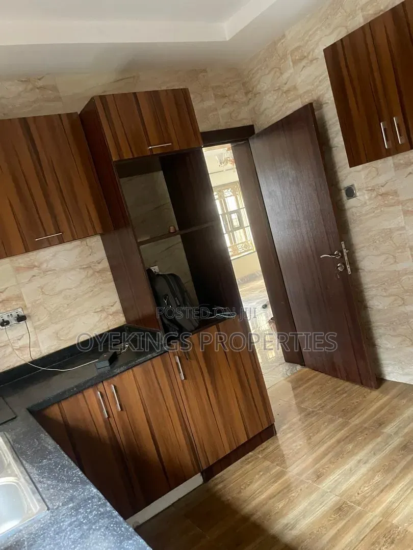 2bdrm Duplex in Akala Estate, Oluyole for rent in Oluyole