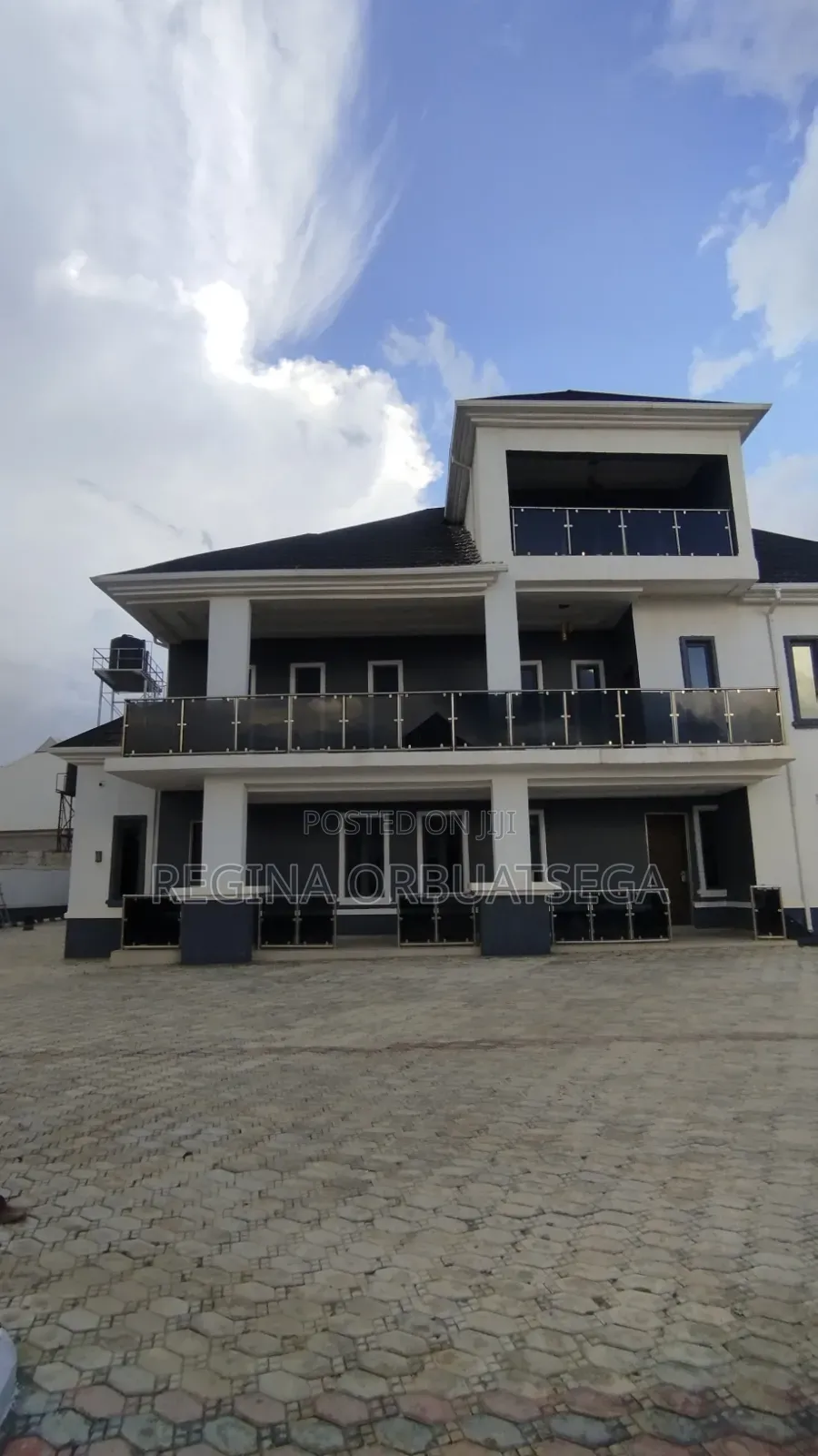 5bdrm Duplex in Jos for sale in Jos