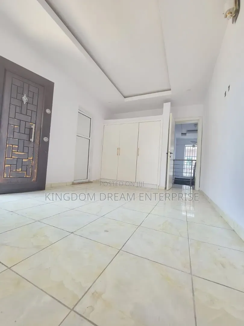 4bdrm Duplex in Badore Road Ajah for rent in Ado / Ajah