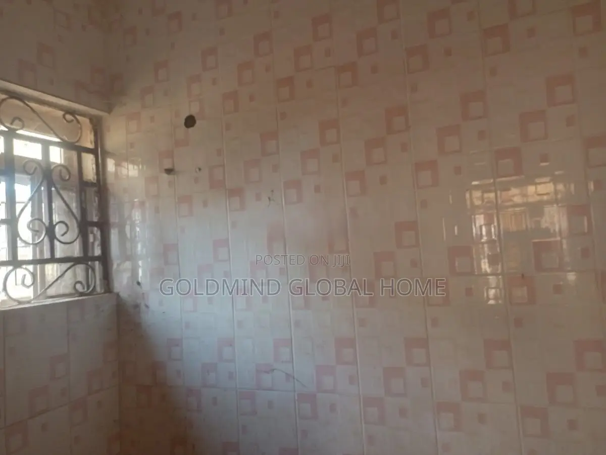 4bdrm Bungalow in Lugbe District. for sale in Sabon Lugbe