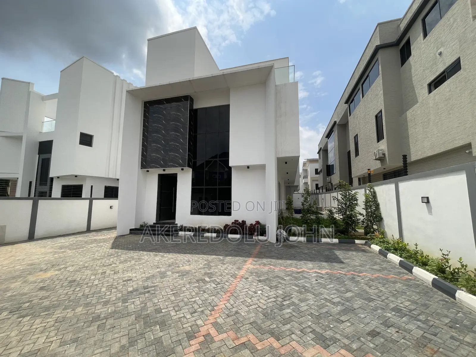 5bdrm Duplex in Katampe Extension for sale in Katampe Extension