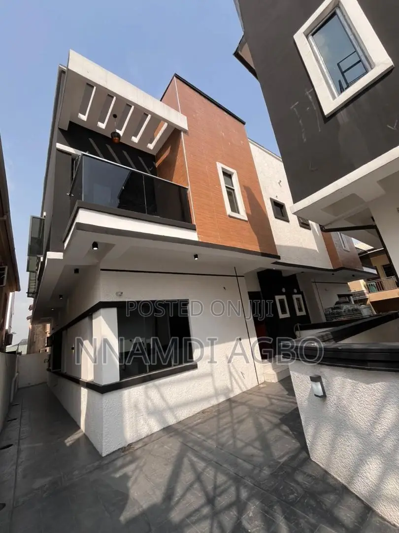 4bdrm Duplex in Chevron for sale in Chevron