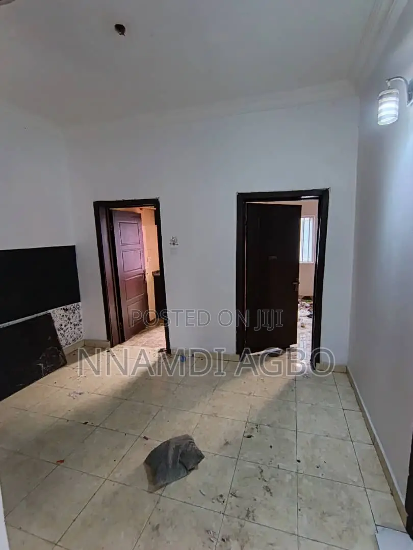 4bdrm Duplex in Chevron for sale in Chevron
