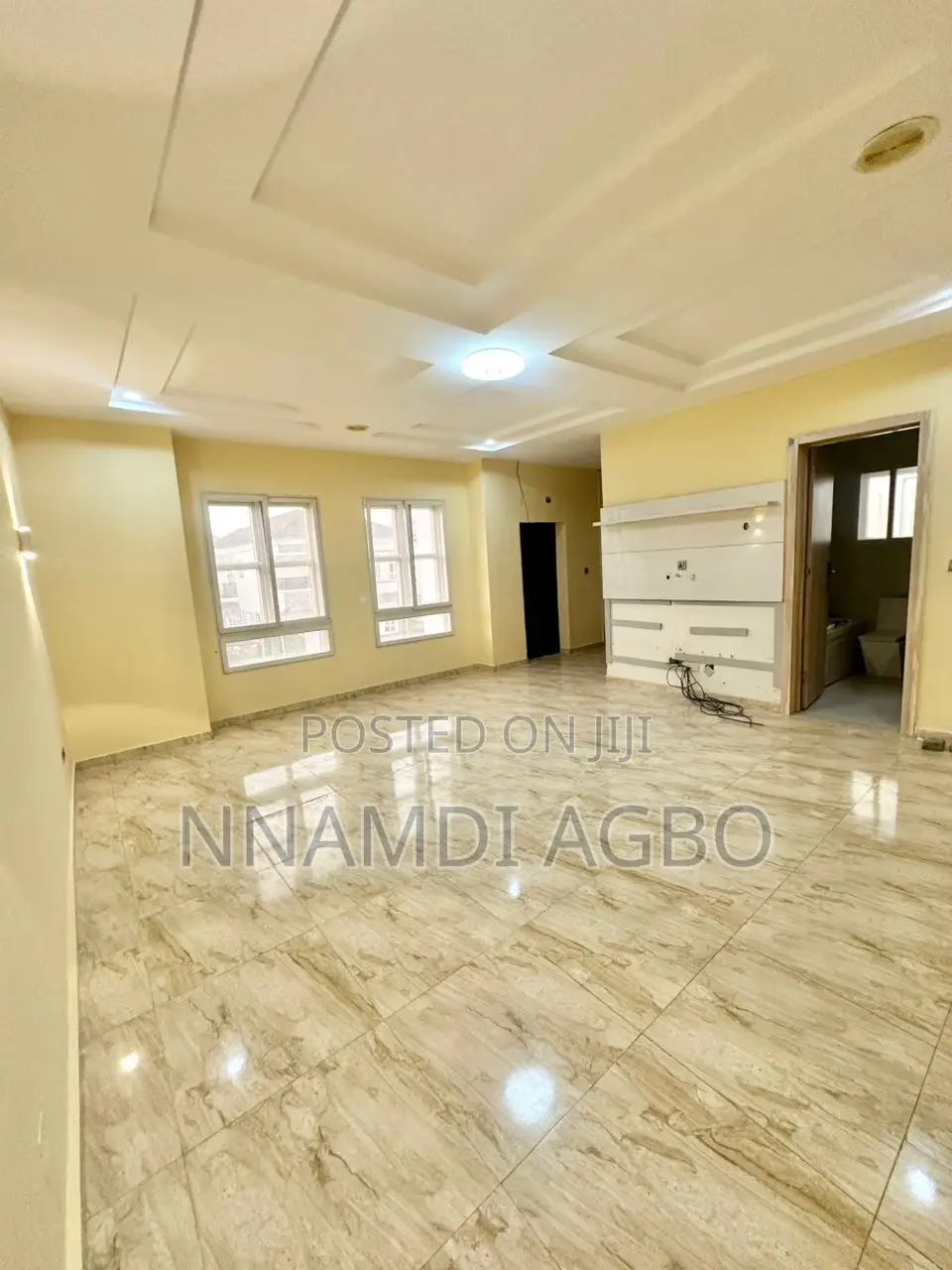 Mini Flat in Chevron for rent in Chevron