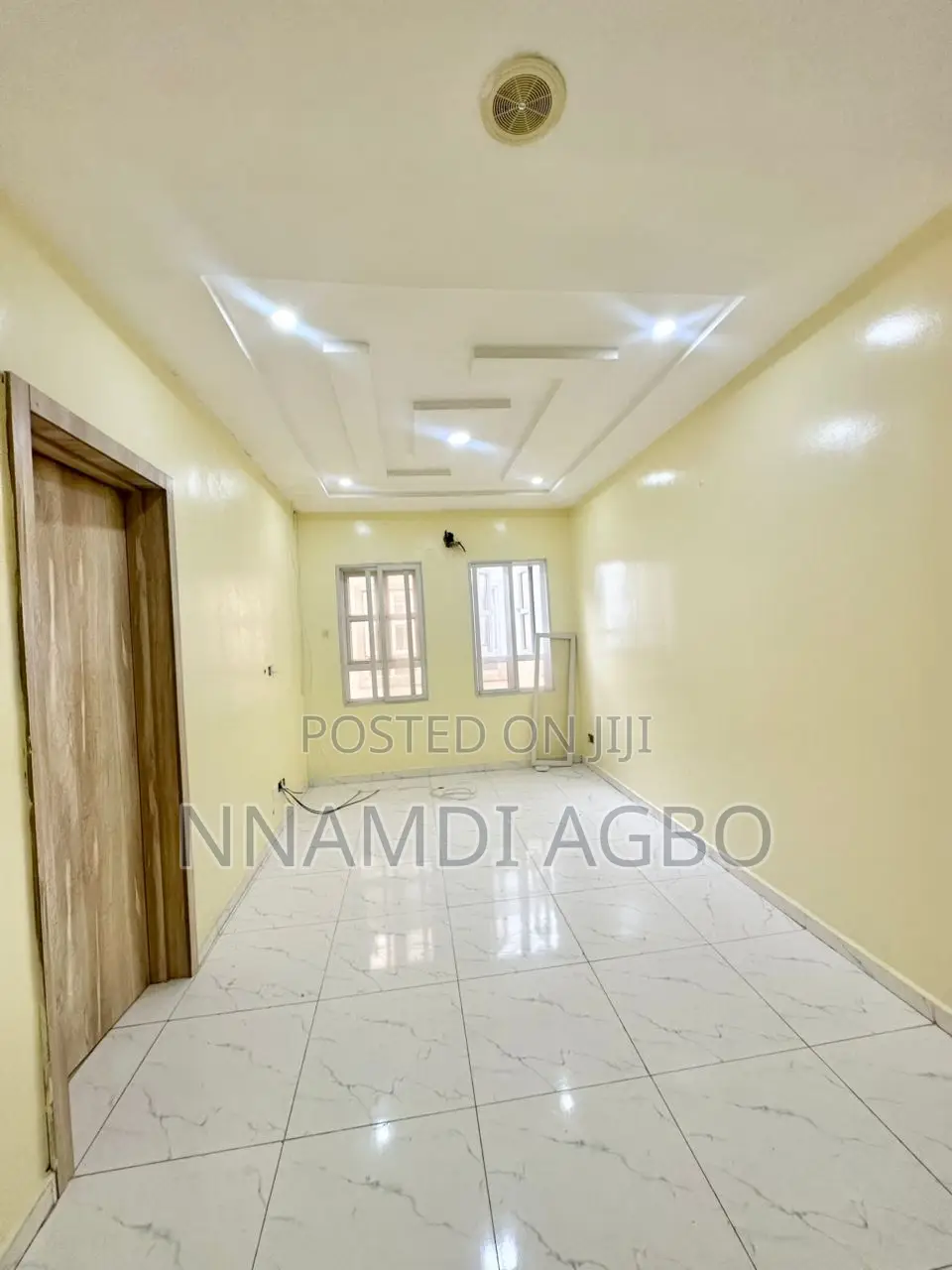 Mini Flat in Chevron for rent in Chevron