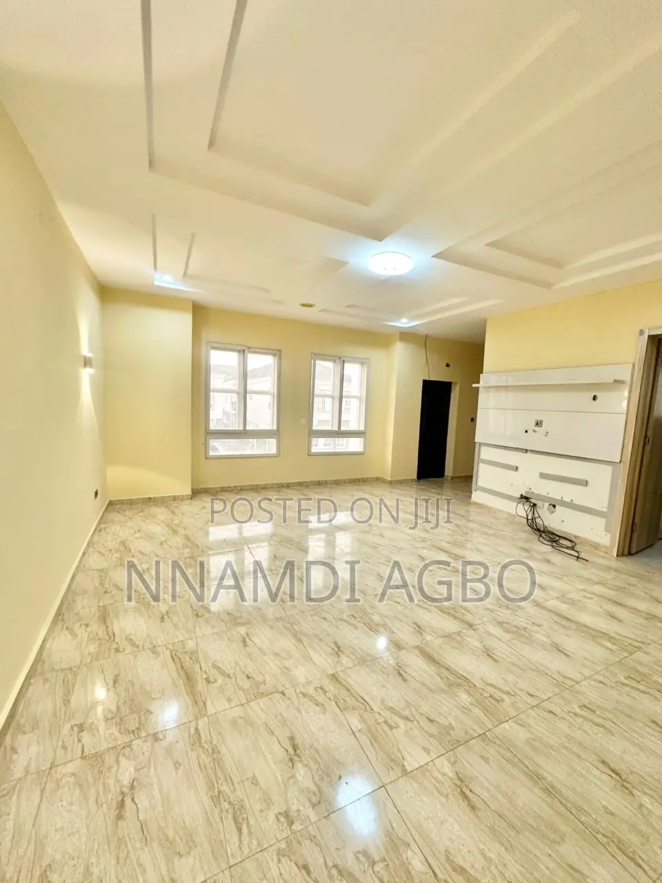 Mini Flat in Chevron for rent in Chevron