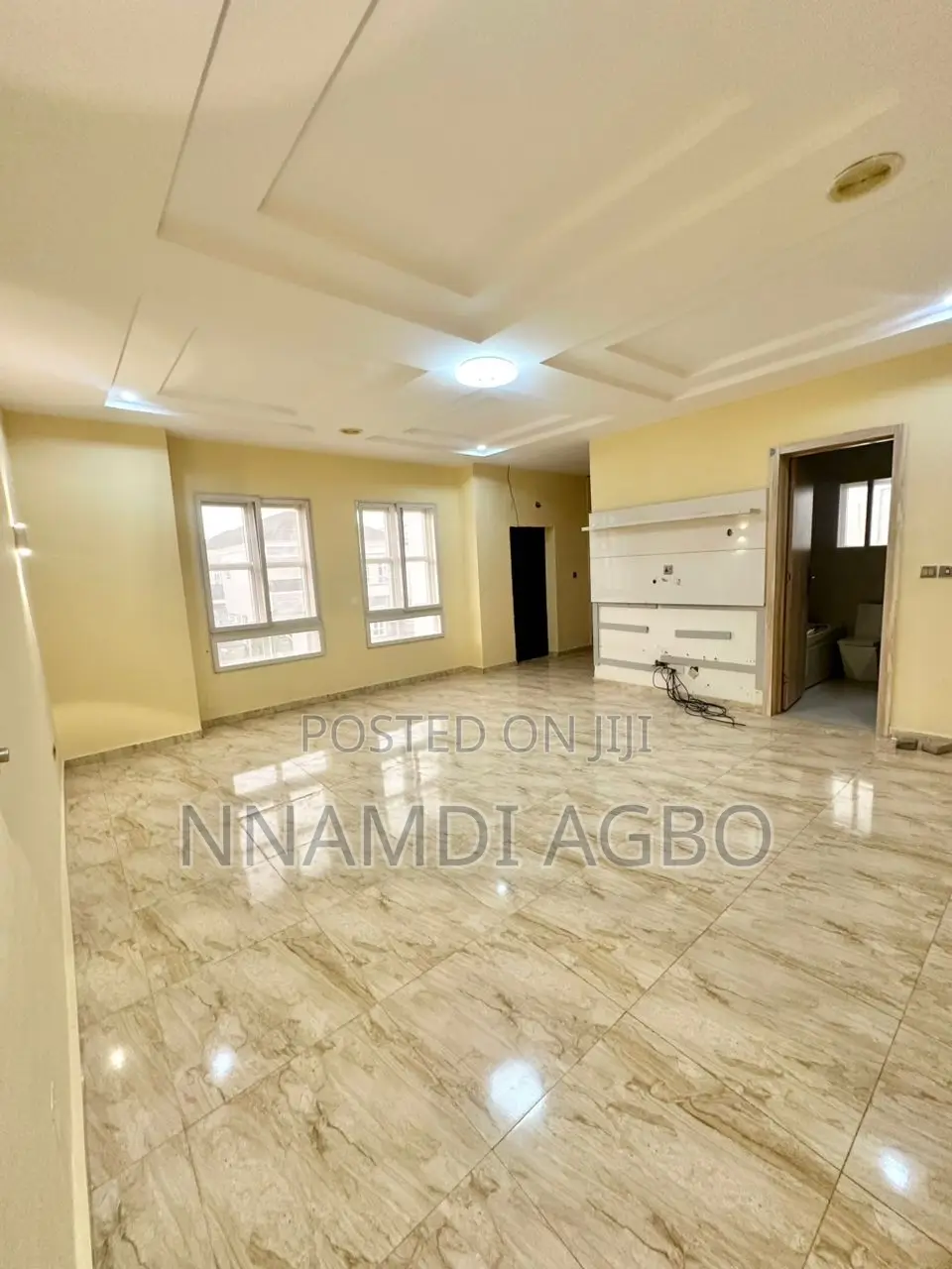Mini Flat in Chevron for rent in Chevron