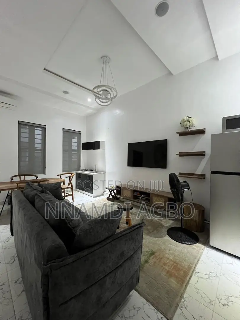 Furnished Mini Flat in Chevron for rent in Chevron