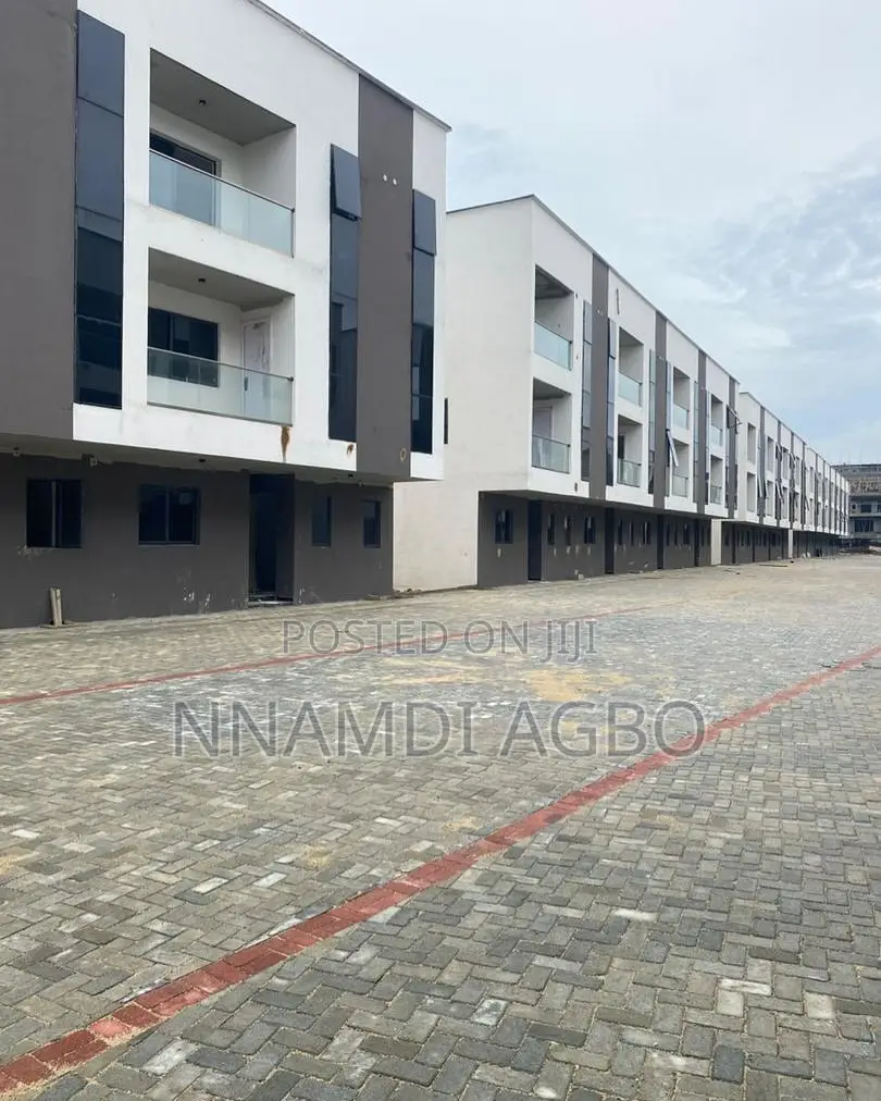 4bdrm Duplex in Lekki Phase 1 for sale in Lekki Phase 1