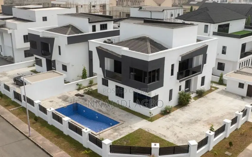 4bdrm Duplex in Off Lekki-Epe Expressway for sale in Off Lekki-Epe Expressway