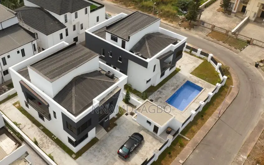 4bdrm Duplex in Off Lekki-Epe Expressway for sale in Off Lekki-Epe Expressway