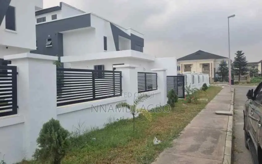 4bdrm Duplex in Off Lekki-Epe Expressway for sale in Off Lekki-Epe Expressway