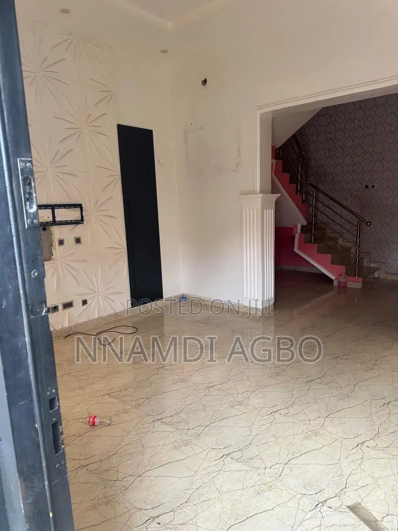3bdrm Duplex in Chevron for rent in Chevron